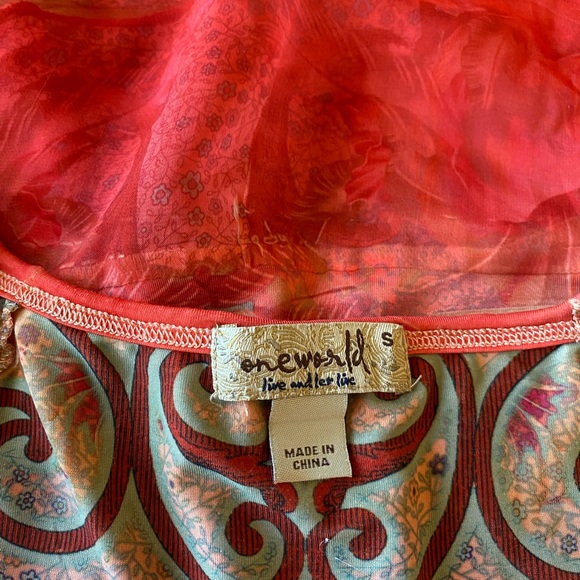 One world top - Picture 6 of 8